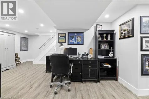 441 Withnell Crescent Oakville ON L6L 3M1