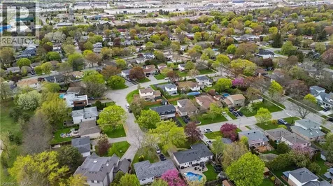 441 Withnell Crescent Oakville ON L6L 3M1