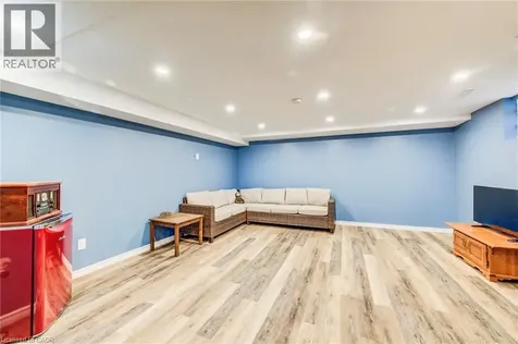 88 Westwood Drive Kitchener ON N2M 2K6