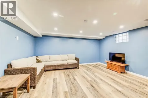 88 Westwood Drive Kitchener ON N2M 2K6