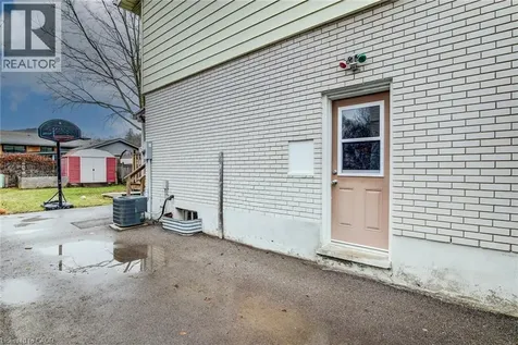 88 Westwood Drive Kitchener ON N2M 2K6