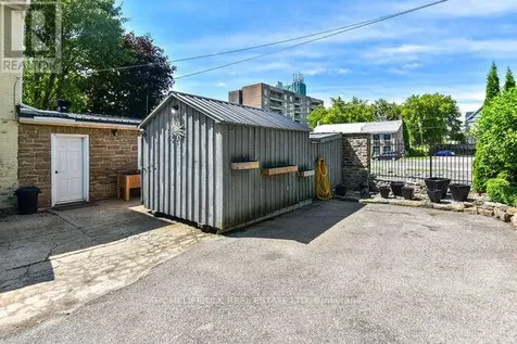 32 Apple Street Brockville ON K6V 4X8