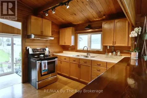 39 Old Mosley Street Wasaga Beach ON L9Z 2J8