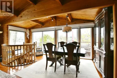 39 Old Mosley Street Wasaga Beach ON L9Z 2J8