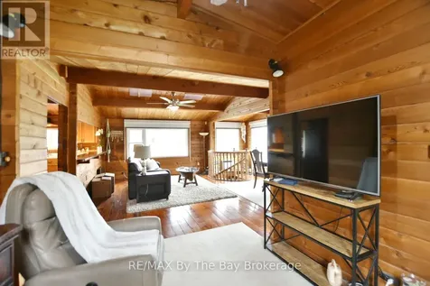 39 Old Mosley Street Wasaga Beach ON L9Z 2J8