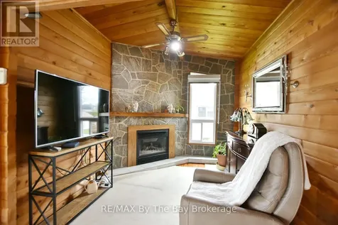39 Old Mosley Street Wasaga Beach ON L9Z 2J8