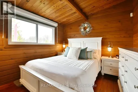 39 Old Mosley Street Wasaga Beach ON L9Z 2J8