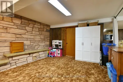 39 Old Mosley Street Wasaga Beach ON L9Z 2J8