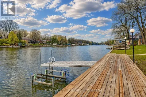 39 Old Mosley Street Wasaga Beach ON L9Z 2J8