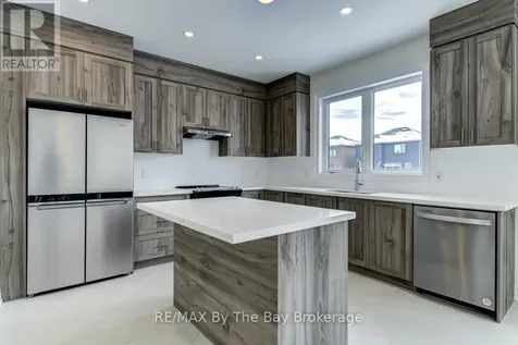 182 Mapleside Drive Wasaga Beach ON L9Z 0L4