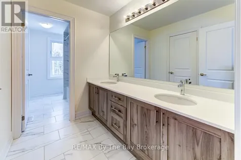 182 Mapleside Drive Wasaga Beach ON L9Z 0L4