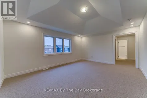 182 Mapleside Drive Wasaga Beach ON L9Z 0L4