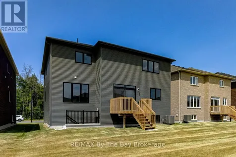 182 Mapleside Drive Wasaga Beach ON L9Z 0L4