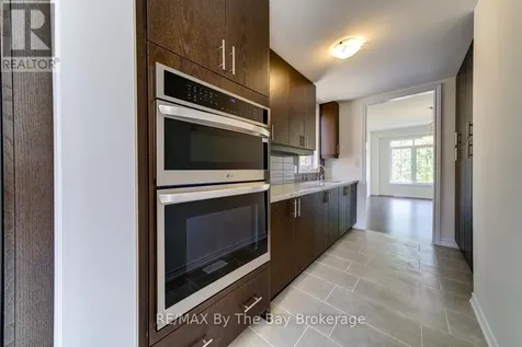 174 Mapleside Drive Wasaga Beach ON L9Z 0L4