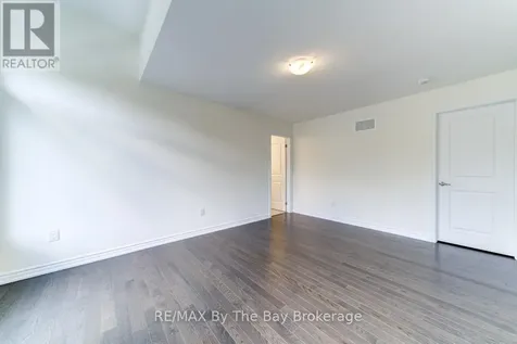 174 Mapleside Drive Wasaga Beach ON L9Z 0L4
