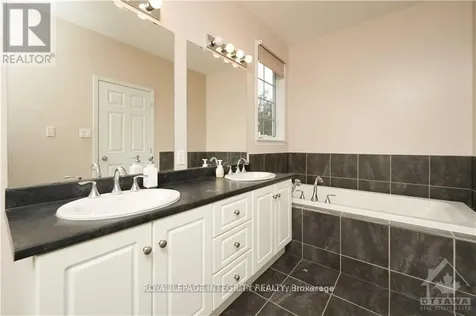 404 Kilmarnock Way Ottawa ON K2J 0M6