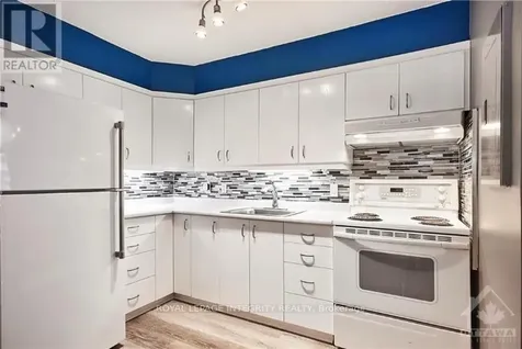 158A Mcarthur Avenue Ottawa ON K1J 7E7