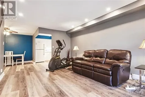 158A Mcarthur Avenue Ottawa ON K1J 7E7