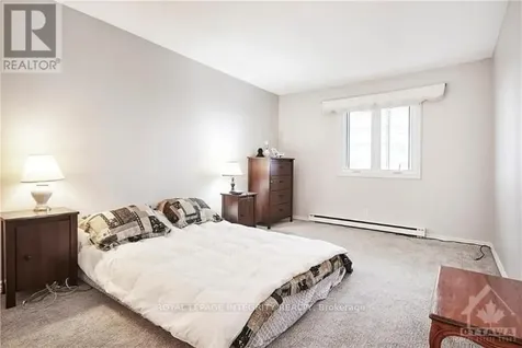 158A Mcarthur Avenue Ottawa ON K1J 7E7