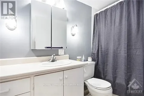 158A Mcarthur Avenue Ottawa ON K1J 7E7