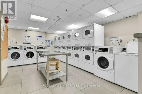 158A Mcarthur Avenue Ottawa ON K1J 7E7