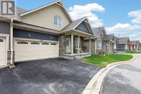 100 Kari Crescent Collingwood ON L9Y 5B4