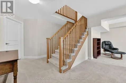 100 Kari Crescent Collingwood ON L9Y 5B4