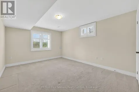 100 Kari Crescent Collingwood ON L9Y 5B4