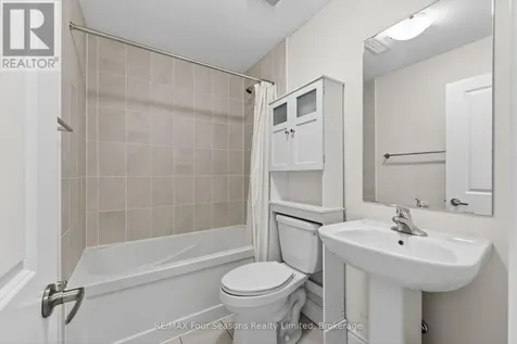 100 Kari Crescent Collingwood ON L9Y 5B4