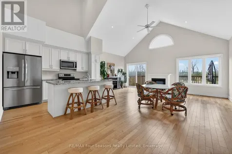 100 Kari Crescent Collingwood ON L9Y 5B4