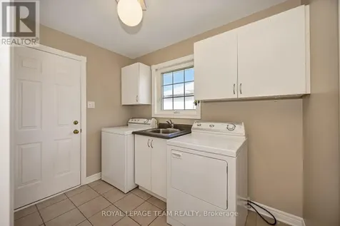 6668 Tommary Drive Ottawa ON K4P 1G8
