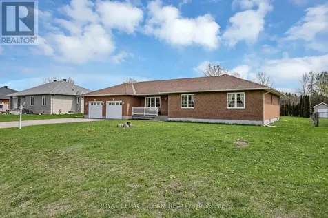 6668 Tommary Drive Ottawa ON K4P 1G8