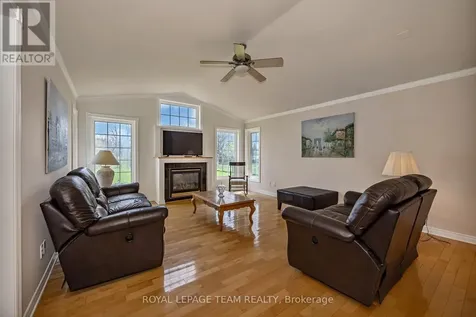 6668 Tommary Drive Ottawa ON K4P 1G8