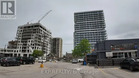 579 Kerr Street Oakville (qe Queen Elizabeth) ON L6K 3E1