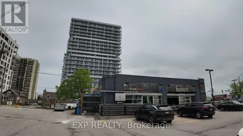 579 Kerr Street Oakville (qe Queen Elizabeth) ON L6K 3E1