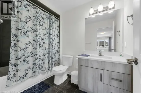 123 Sycamore Street Welland ON L3C 0H9