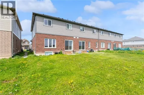 123 Sycamore Street Welland ON L3C 0H9