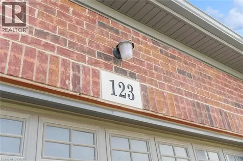 123 Sycamore Street Welland ON L3C 0H9
