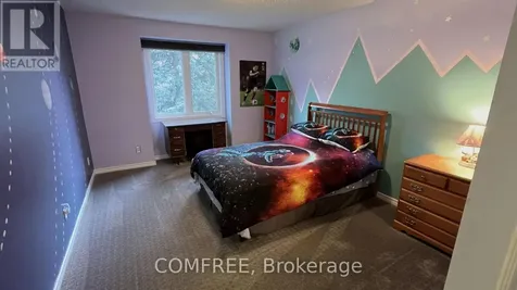 10 Durbin Court Ottawa ON K2L 3T8