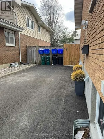 1540 Maxime Street Ottawa ON K1B 3L1