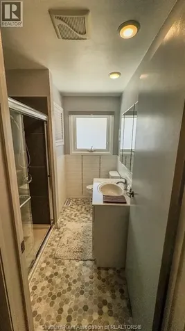 94 Stanley Avenue Chatham ON N7M 3J3