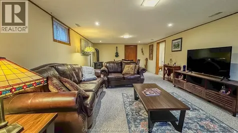 94 Stanley Avenue Chatham ON N7M 3J3