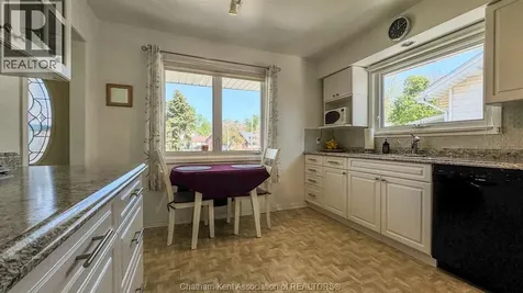 94 Stanley Avenue Chatham ON N7M 3J3