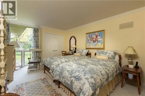 1168 Carey Road Oakville ON L6J 2E4