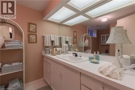 1168 Carey Road Oakville ON L6J 2E4