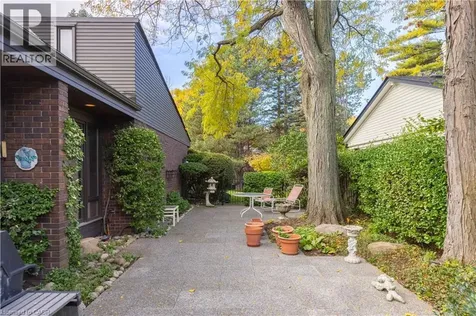 1168 Carey Road Oakville ON L6J 2E4