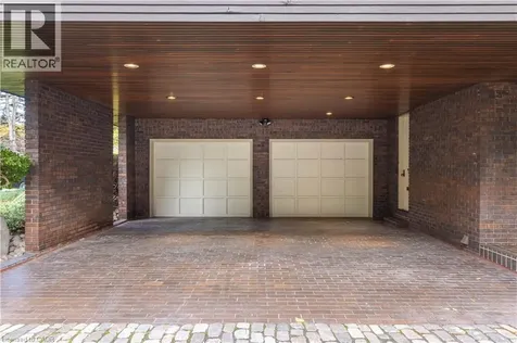 1168 Carey Road Oakville ON L6J 2E4