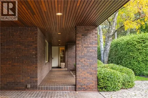 1168 Carey Road Oakville ON L6J 2E4