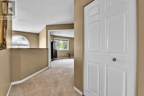 6192 Ravine Way Ottawa ON K1C 2W4