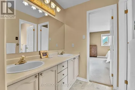 6192 Ravine Way Ottawa ON K1C 2W4